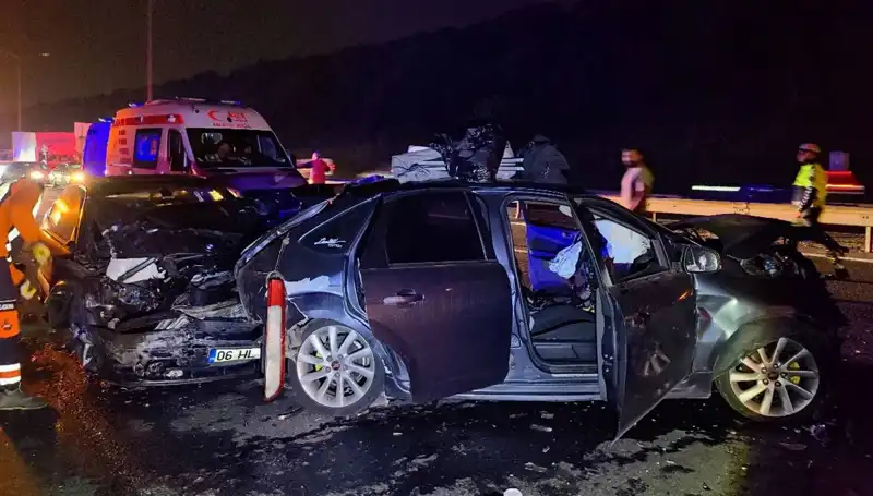 TEM Otoyolu'nda Zincirleme Kaza: Yedi Yaralı, Trafik Durma Noktasına Geldi