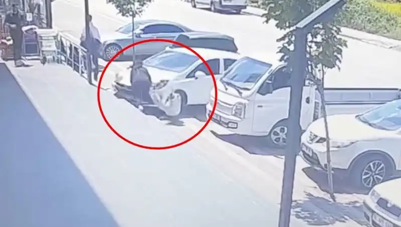 Yalova'daki Feci Olayda Lise Öğrencisi Aracın Altında Kaldı
