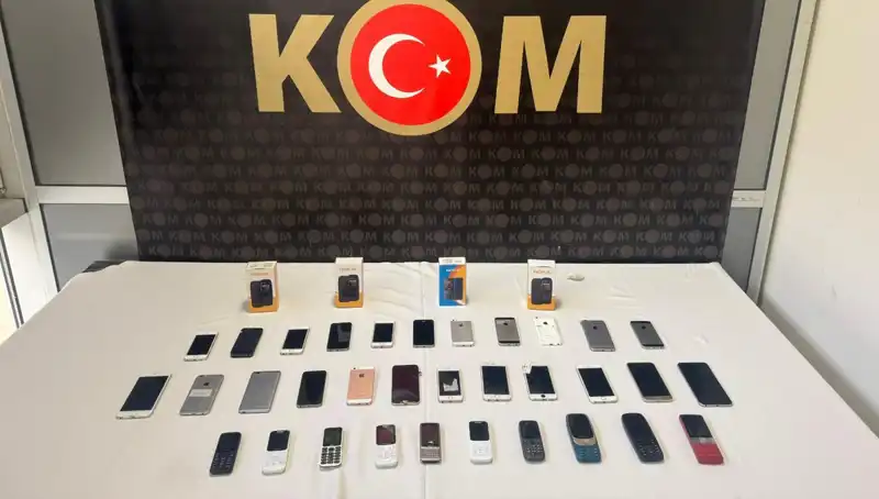 Gümrük Kaçağı Cep Telefonları Şehre Gelmeden Ele Geçirildi!