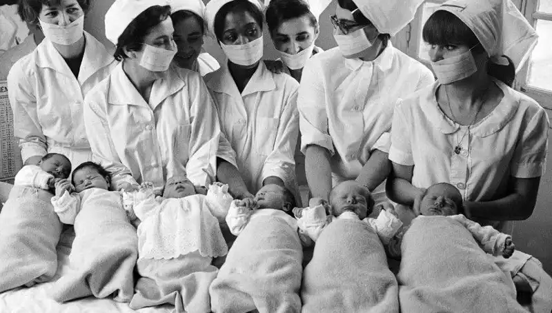 70 Yıl Sonra Hastanede Karışan İki Kardeşin Duygu Dolu Buluşması