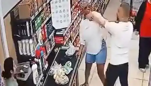 Market Kasa Sırasında Şoke Eden Olay: Bir Babanın Sinir Krizi