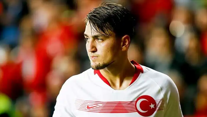 Beşiktaş, Süper Star için Transfer Hamlesine Geçti: Milli Futbolcudan Cevap Geldi