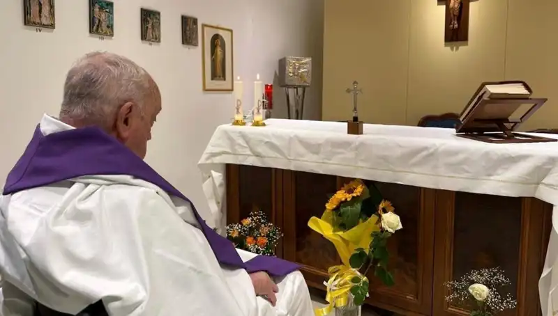 Papa'nın Sağlık Durumu: Artık Kendi Başına Nefes Alabiliyor