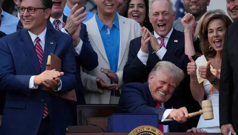 Trump’tan Çarpıcı Adım: "Büyük, Güzel Yasa Tasarısı"na İmza Attı