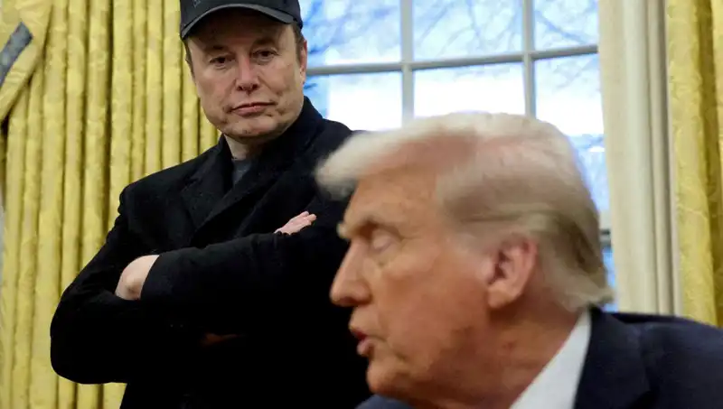 Elon Musk, Trump Kabinesinden Ayrıldı: Gelecek için Ne Anlama Geliyor?