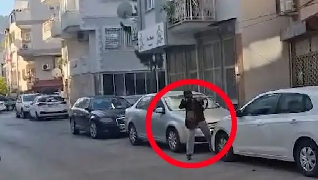 İzmir'de Saldırganla Çatışma Anları: Şehir Güvenliği Sarsıldı