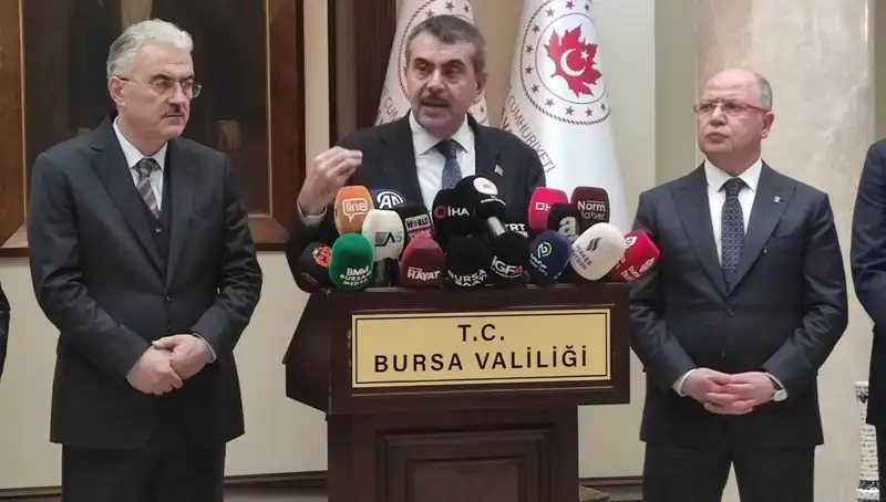 Bakan Tekin, Protestolara Katılan Çalışanlara Yaptırım Uygulanabileceğini Açıkladı