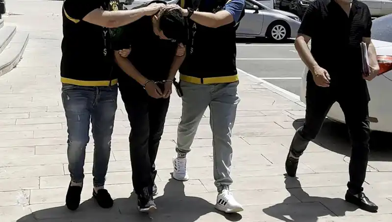 Mezarlıktaki Hırsız, Suçüstü Yakalanarak Şehirde Şok Etkisi Yarattı