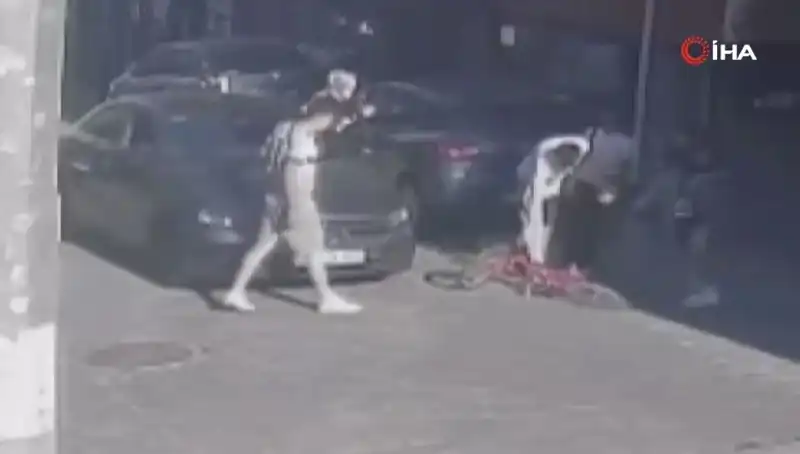 10 Yaşındaki Çocuğa Akran Zorbalığı: Bisikletini Vermedi, Tekme Tokat Dayak Yedi!