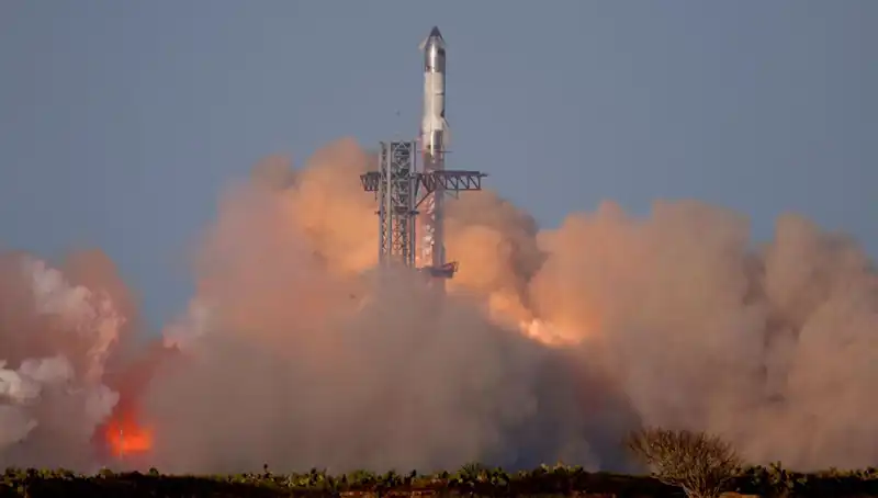 Starship Uzay Roketi 8. Testinde Yine Patladı, Geleceği Sorgulattı!