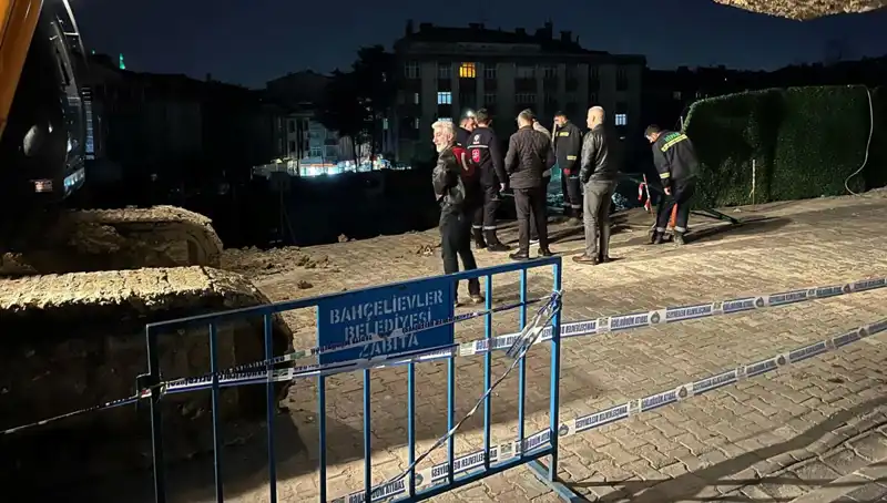 İstanbul'da İnşaatta Talihsiz Olay: Yol Çökmesi Panik Yarattı