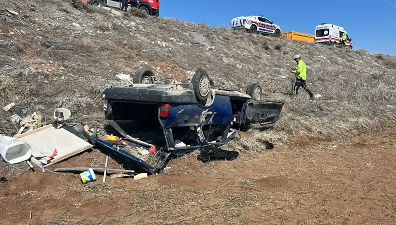 Şarampole Uçan Otomobilde 7 Kişi Yaralandı, 3'ü Ağır Durumda