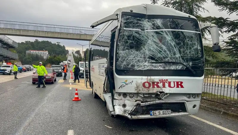 Uşak’ta İşçi Servisleri Çarpıştı: Feci Kazada Yaralı Sayısı Artıyor