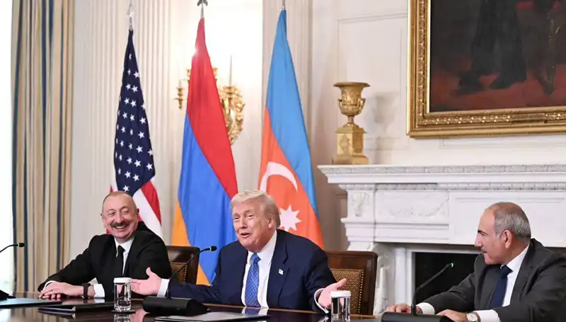 Aliyev'den Ermenistan'a Anayasa Çağrısı: Zaman Kaybına Son Verilmeli