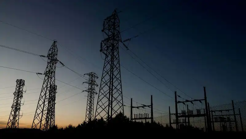 İzmir'in Merkezinde Büyük Elektrik Kesintileri: Hangi İlçeler Etkilendi?