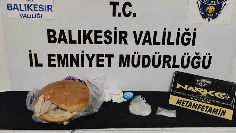 Uyuşturucu Kaçakçılarına Baskın: Ekmeğin İçinde Gizli Madde Yakalandı