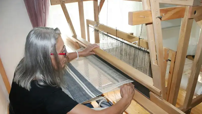 Eski Giysileri Yeniden Değerlendirerek Harika Eşyalar Yaratmak