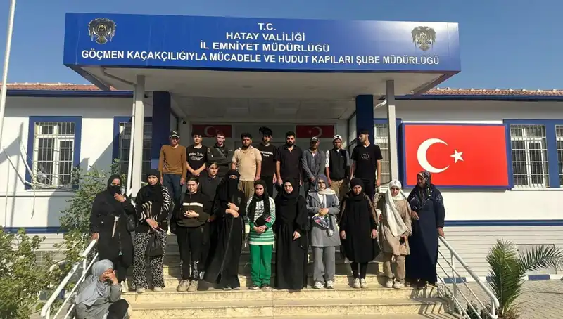 Minibüste 24 Yasadışı Göçmen Yakalandı: Şok Edici Detaylar Gün Yüzüne Çıktı