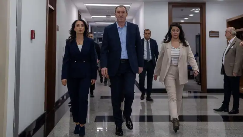 DEM Parti Heyeti, Siyasi Parti Turu ile İlçeleri Ziyaret Ediyor
