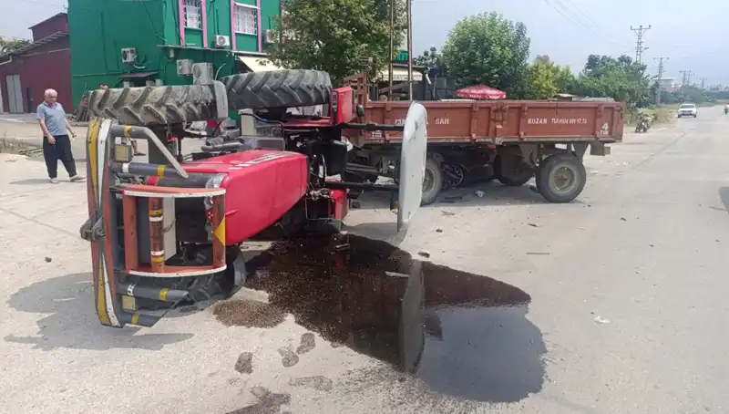 Traktör ve Otomobil Çarpışması Sonrası Dehşet Anları: İki Yaralı