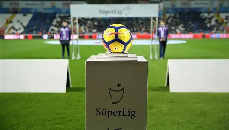 Süper Lig'de Pazar Ateşi: Büyük Maçlar ve Beklentiler