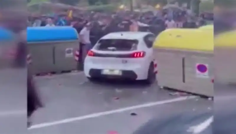 Aracıyla Taraftarların Arasına Dalıp Yaralanmalara Neden Olan Sürücü Yakalandı