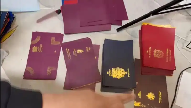 Sahte Pasaport ve Vize Yasağına Karşı Düzenlenen Flaş Operasyon