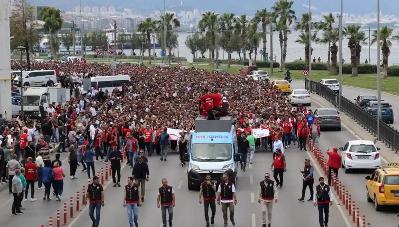 İzmir’de Grev Ateşi Dört Günkü Direnişle Sönmüyor!