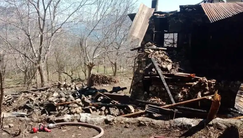 Karaman’da Müstakil Evde Yangın: Trajik Olayda Bir Ölü ve Bir Yaralı