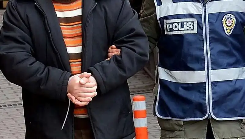 25 Yıl Hapis Cezasıyla Aranan Suçlu Villada Gizlenirken Yakalandı