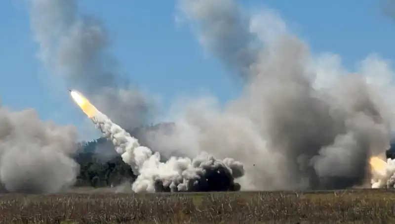 Avustralya'nın Askeri Gücünde Tarihi An: HIMARS Atışı Gerçekleşti