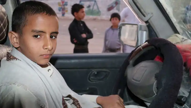 Yemen’in Çocuk Şoförleri: İç Savaşın Gölgesinde Hayatta Kalma Mücadelesi
