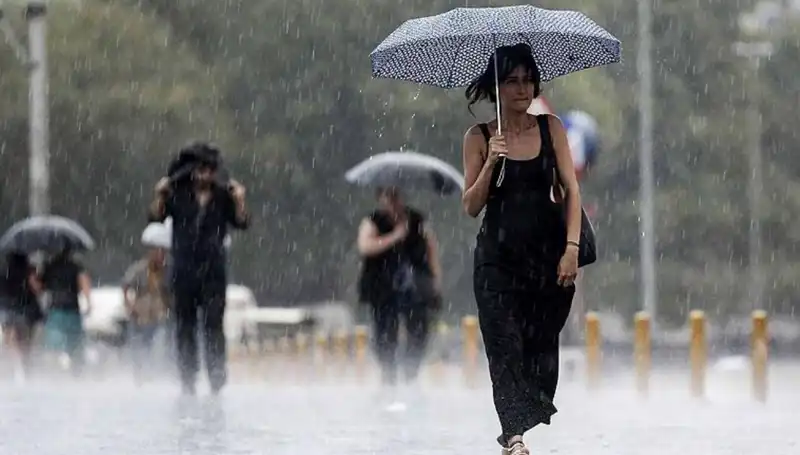 Meteoroloji Uyardı: İstanbul ve Ankara İçin Şiddetli Sağanak Yağış Kapıda!