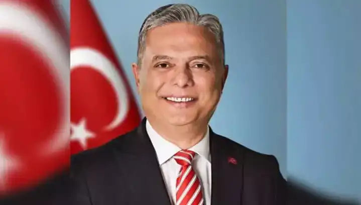 CHP Genel Başkan Adayı Ümit Uysal: Kimdir ve Hangi Görevlerde Bulundu?