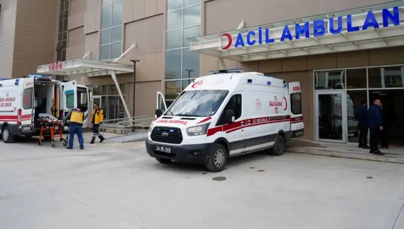 Erzincan'da Yaşanan Feci Kaza: Bir Can Kaybı ve Üç Yaralı