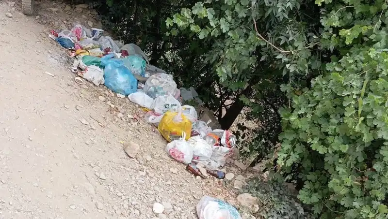 Kato Dağı'ndaki Kaval Şelalesi'nde Çöp Sorunu: Doğanın İhmal Edilmesi Üzerine Tepkiler Artıyor
