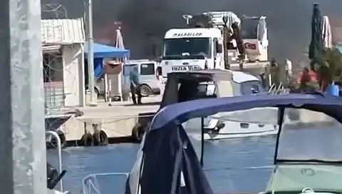 Tuzla Balıkçı Barınağında Korkutan Lastik Yangını: Sebepleri ve Etkileri