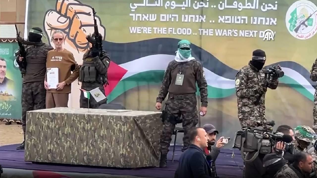 Hamas, İsrail'den 3 İsrailli Savaş Esirini Kızılhaç'a Teslim Etti